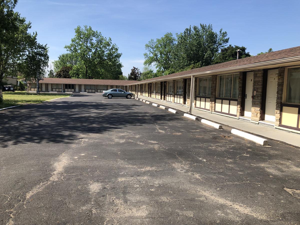 Grand Motel Brantford Buitenkant foto